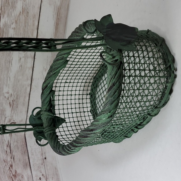 Set of 2 Vintage Wicker Metal Basket - Picture 9 of 15